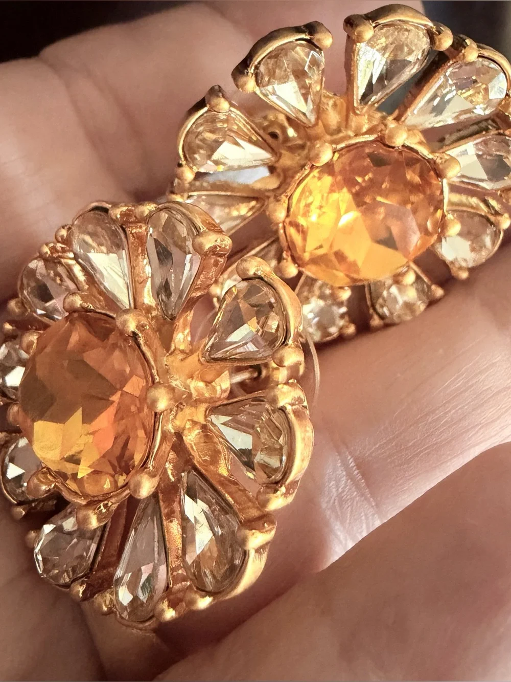 OSCAR DE LA RENTA FLOWER EARRINGS Gold/Citrine Crystal Daisy Stud Post